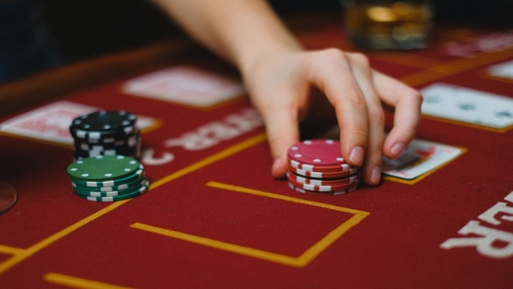 How Safe Playground Toto Sites Compare to Traditional Casinos